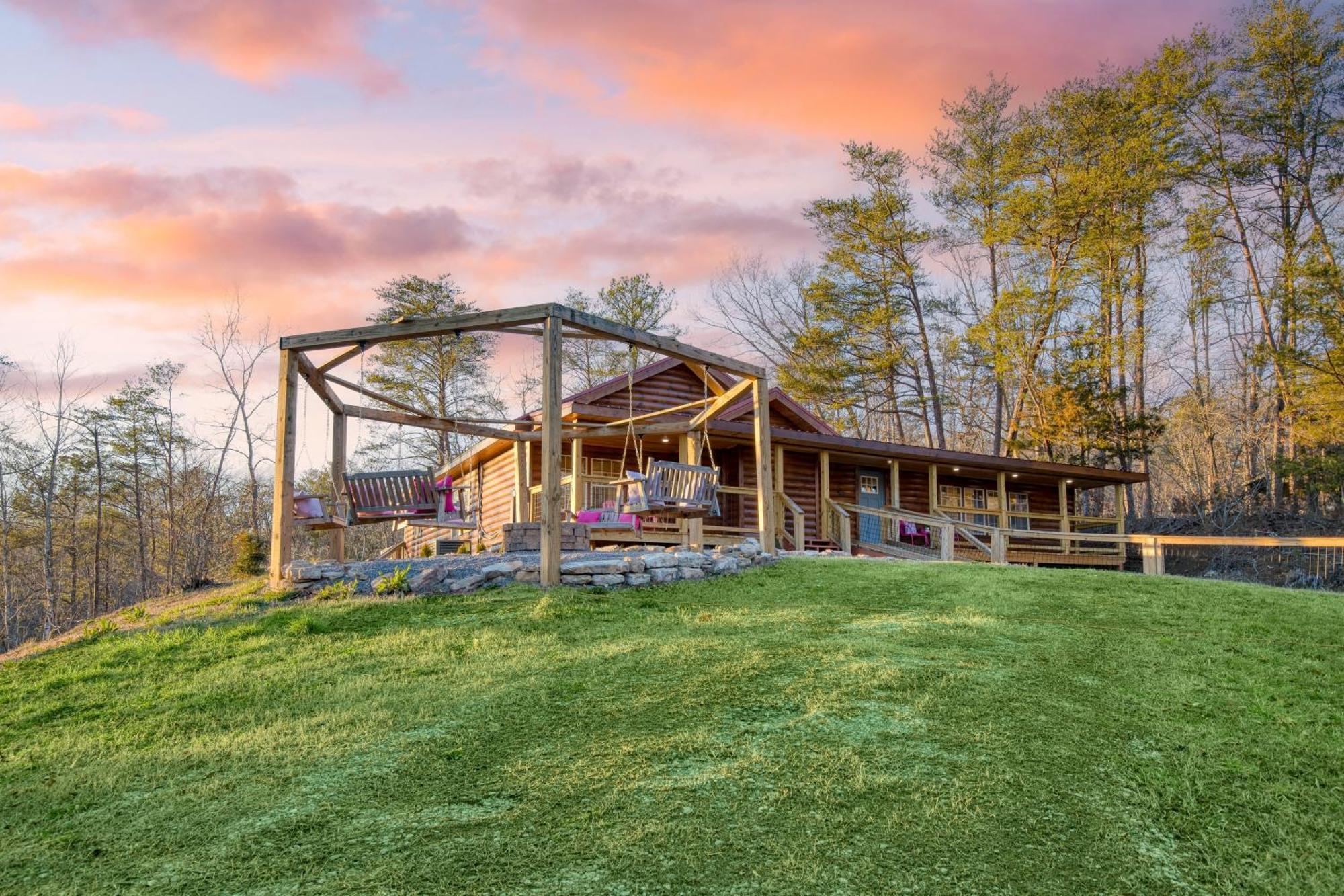 Pink Pines Avantstay Luxury Aesthetic Dream Home Indoor Pool Hot Tub Pigeon Forge Exterior photo